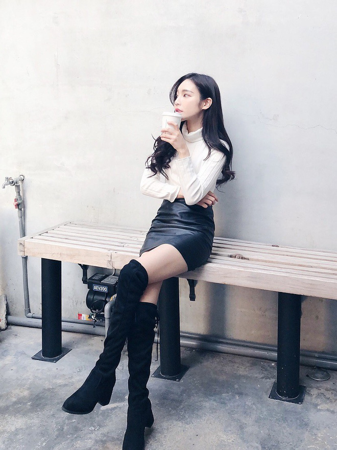 Boots cao cổ đang là mốt và đây là 4 cách diện chuẩn nhất mà bạn không thể bỏ qua - Ảnh 3. Boots cao cổ đang là mốt và đây là 4 cách diện chuẩn nhất mà bạn không thể bỏ qua - Ảnh 3.