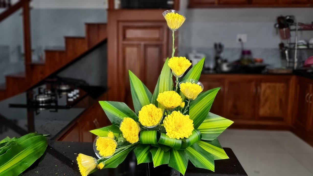 Cắm hoa bàn thờ - Cắm bình hoa cúc chén 9 hoa ❤ Món ăn ngon nhà nấu ❤ - YouTube